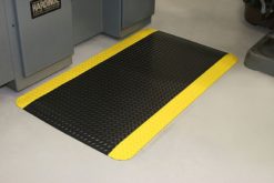 Diamond Plate Vinyl Fatigue Mats