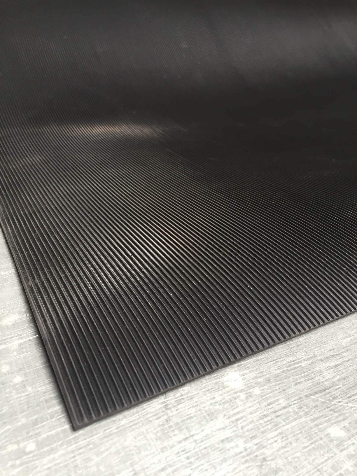 V-Groove Corrugated Matting Rubber Runner Matting — Rubber Sheet  Warehouse®, Rubber Mat Roll 
